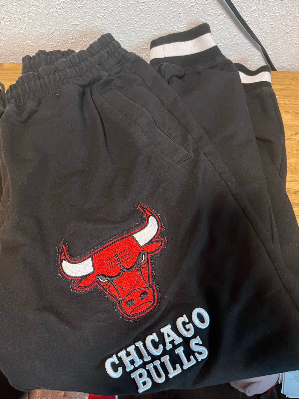 New Era Kids Black Chicago Bulls Joggers with Red Logo